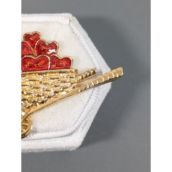 Vintage Avon Garden Of Love Pin Red Enamel Hearts Wheelbarrow Brooch Charm - Picture 3 of 8